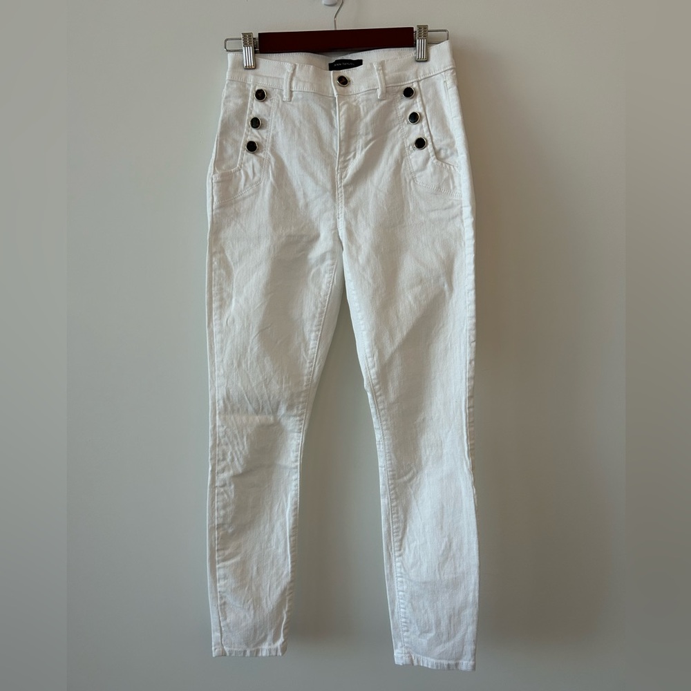 0 White Jeans with Tortoiseshell Buttons
